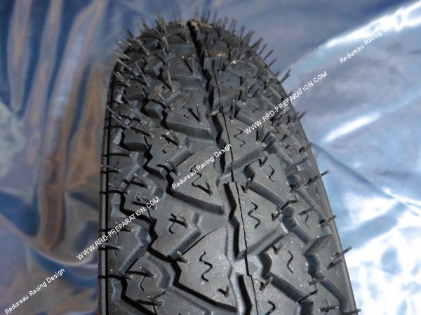 Photo de la sculpture du pneu Michelin s83 en 10 puces pour scooter