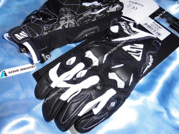 Photo de la paire de gants avec carbone pour moto ou moto cross FIVE STUNT EVO
