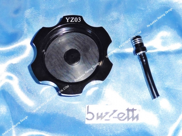 Photo du bouchon de réservoir noir de marque BUZZETTI pour moto cross YAMAHA YZ ou WR à partir de 2003
