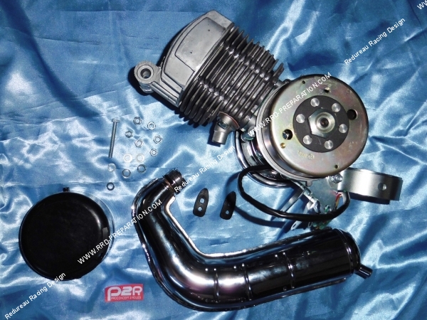 Photo du moteur complet avec la culasse en fixation haute pour cyclomoteur, mobylette avec moteur av7, av88