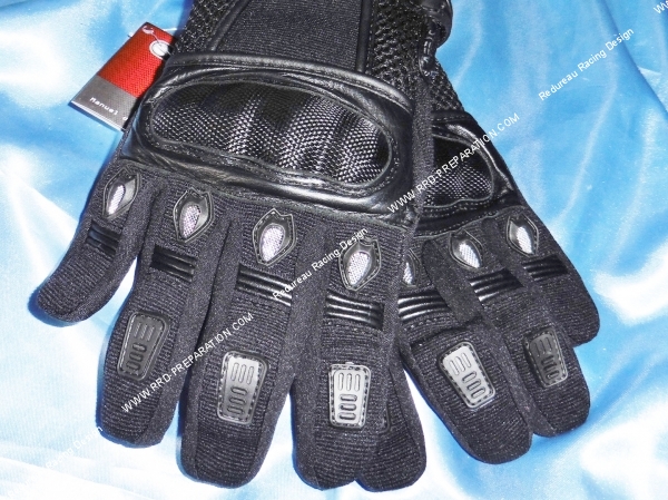 Photo de la paire de gants noir pour moto homologué