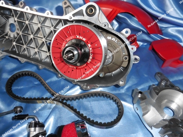Photo du moteur et de la partie transmission MALOSSI MHR RC-ONE 94cc pour scooter PIAGGIO