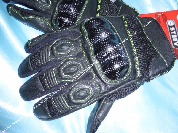 Photo de la paire de gant moto été avec coque en carbone, homologué CE