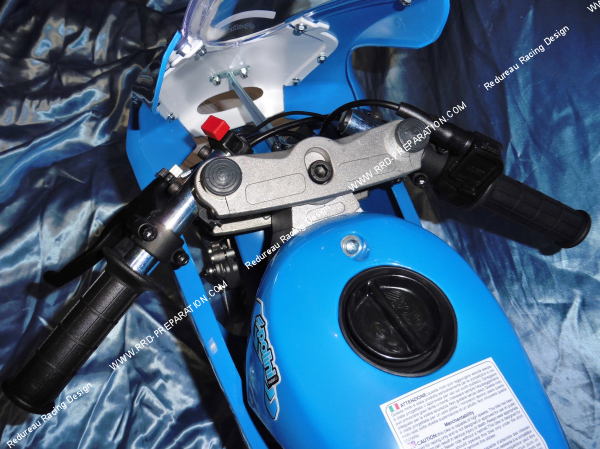 Photo du guidon de la pocket bike, mini moto POLINI 910 CARENA S AIR 6,2 HP grande roue 6,5" bleu