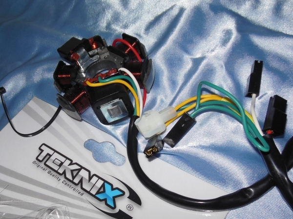 vue Stator + câbles TEKNIX 60W avec capteur pour allumage d'origine DUCATI MINARELLI AM6 et DERBI
