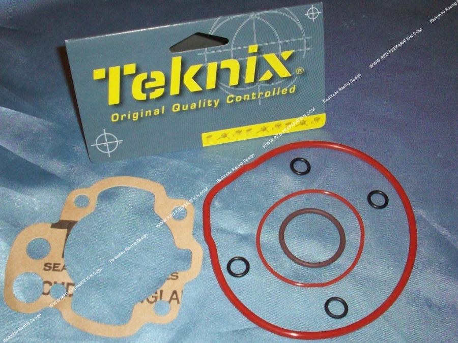 Original TEKNIX high engine seal pack and 50cc aluminum kit on minarelli am6 euro 1
