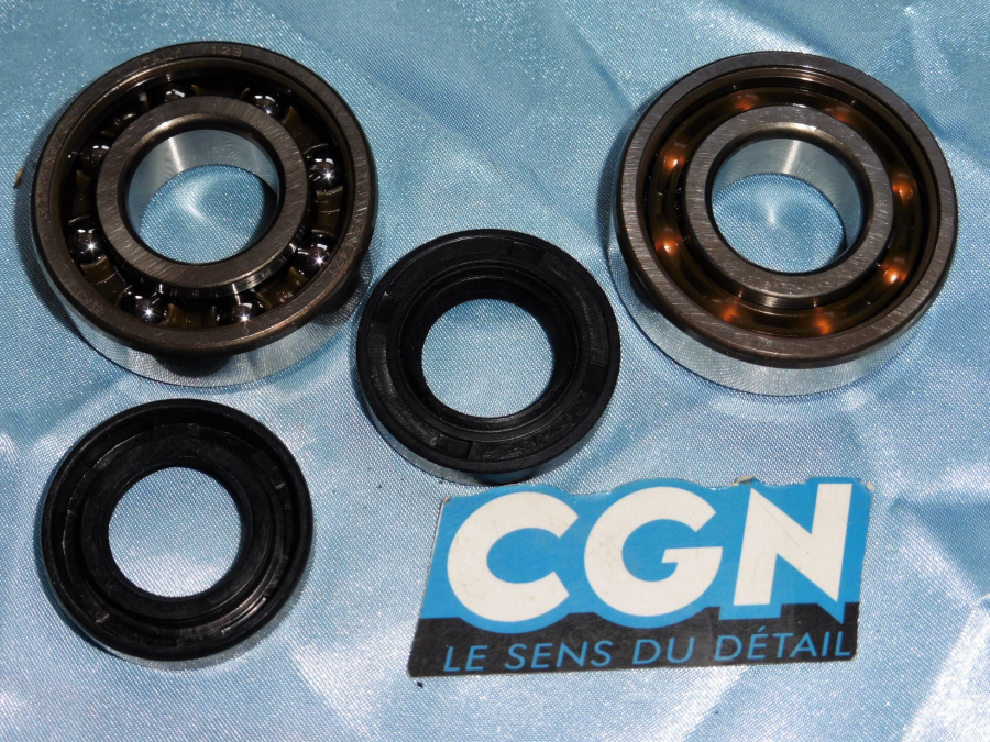 Jeu de 2 roulements renforcés (cage acier rivetée C3) + joints spy viton de vilebrequin CGN pour moteur derbi euro 1, 2, 3 & 4