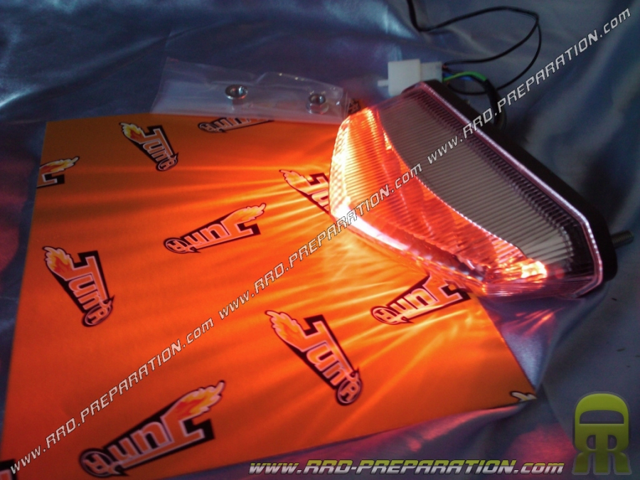 Feu arrière à leds TUN'R adaptable DERBI SENDA, X-RACE, X-TREM, DRD, MOBYLETTE, 51, 103,... Feu arrière à leds TUN'R adaptable DERBI SENDA, X-RACE, X-TREM, DRD, MOBYLETTE, 51, 103,...