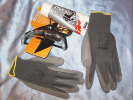Protection and mechanic cleaning (gloves, goggles, masks, soaps ...)