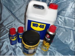 Category containing penetrating oils, greases and thread lock for derbi variant
