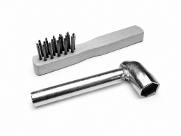 Clé et brosse à bougie Peugeot 103