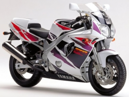 Moto  YAMAHA FZR 600 ...