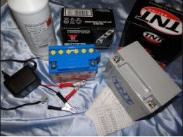 Batteries, acids, ... chargers for motorcycle BMW F 650, F 800, G 650, R 1200, ...