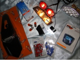 Feux arrière, phares, cabochons, ampoules,... pour moto HONDA CB, CBR, HORNET, VT, VFR, ...