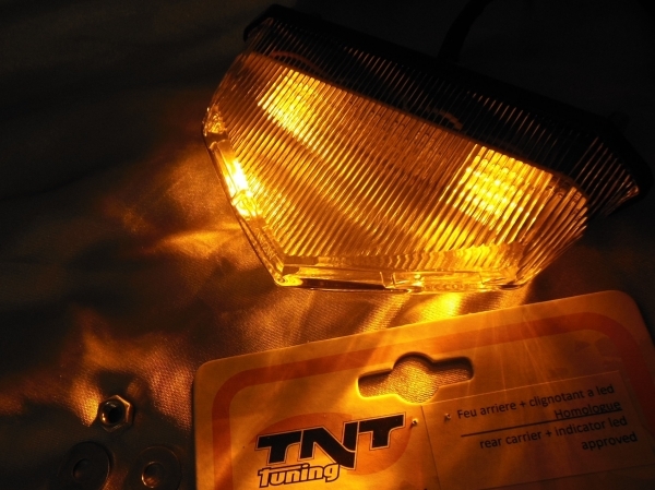 clignotants Feu arrière TNT TUNING à leds avec clignotants intégrés pour DERBI SENDA