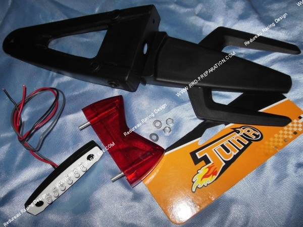montage Feu arrière avec bavette et support de plaque TUN'R à leds rouge pour moto 50cc, 125cc