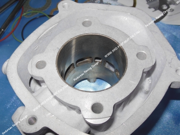 admission Cylindre  piston 70cc Ø47mm sans culasse MALOSSI MHR TEAM aluminium (axe 12mm) minarelli horizontal liquide (nitro, aerox, ...)