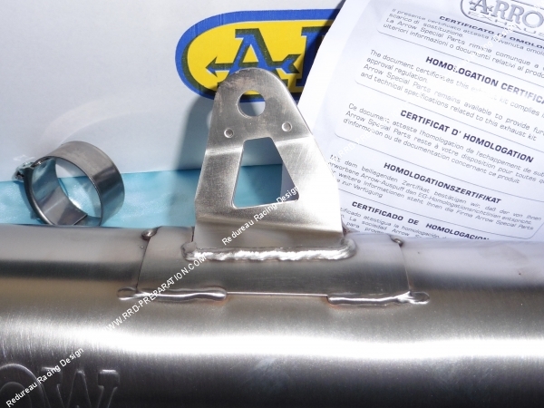 Photo de la fixation du silencieux de pot d’échappement PARIS-DAKAR REPLICA homologué pour moto SUZUKI DR 600