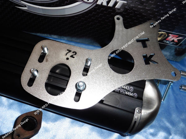 Photo de la platine de fixation de l'échappement  TURBO KIT TK MAXI SCOOTER DAELIM NS 125 II, S2.