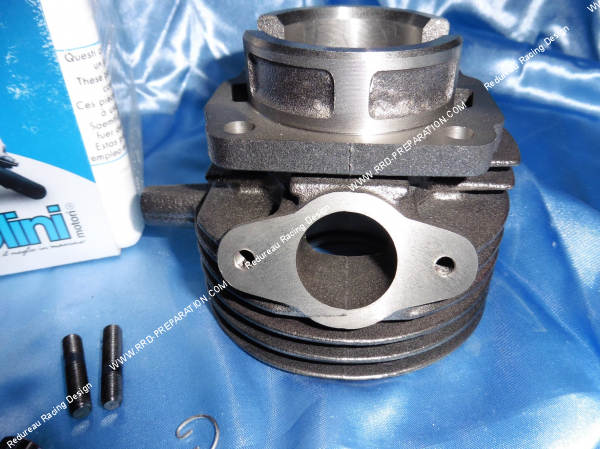 Photo de l’entrée de l'échappement haut moteur Ø47mm 75cc POLINI SPORT fonte 6 transferts pour scooter PIAGGIO APE, FL, FL2, FL3, ST, MIX 50cc 2T (6 ressorts)