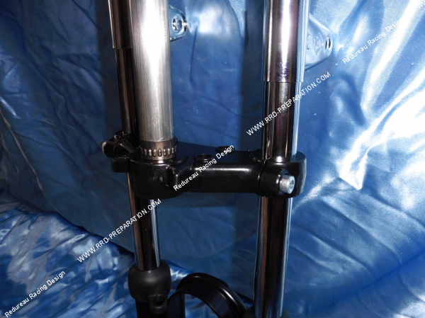 Photo du roulement de fourche EBR RACING COMPETITION hydraulique noire en aluminium réglable pour PUCH MAXI, PEUGEOT 103 et MBK 51