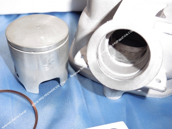 Préparation du piston et de l'échappement MALOSSI MHR TEAM 50cc pour MINARELLI AM6