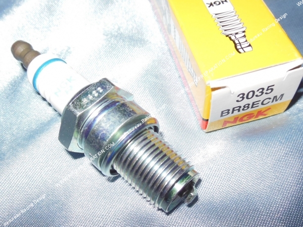 vue Bougie culot long NGK BR8ECM (indice chaud)