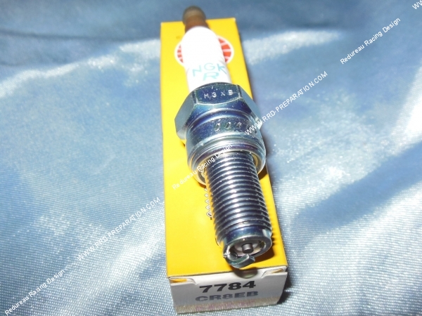 vue Bougie culot long NGK CR8EB (indice chaud)