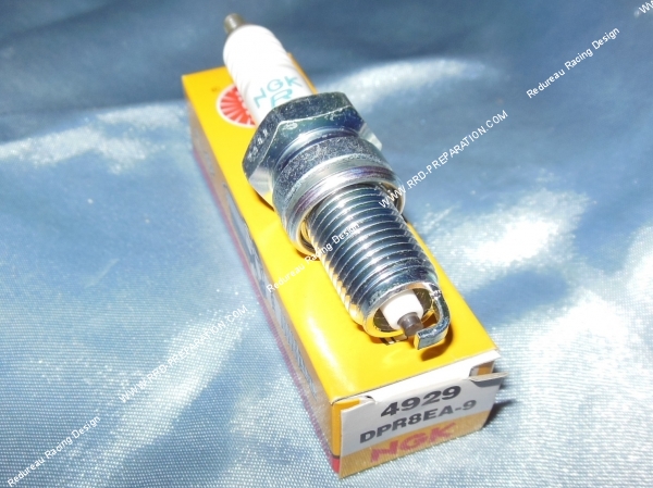 vue Bougie culot long NGK DPR8EA-9 (indice chaud)