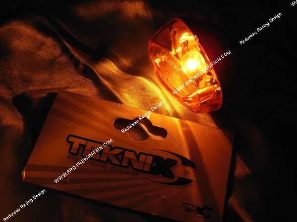 vue Clignotant avant droit TEKNIX noir  orange homologué Booster 2004, scooter chinois 4 temps...