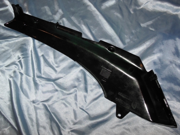 vue Carénage arrière gauche PEUGEOT origine noir pour PEUGEOT FOX