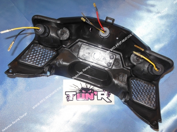 vue Feu arrière pour booster MBK NG, ROCKET, NEXT TUN'R LEXUS BLACK avec clignotants et support
