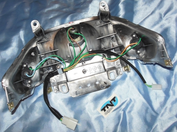 vue Feu arrière support plaque  clignotants TNT Original scooter 50cc 2 4 temps PEUGEOT, FYM, Chinois GY6