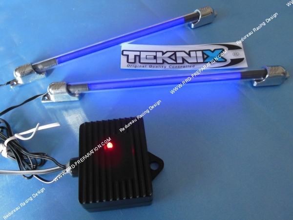 vue Jeu de 2 néons TUN'R Tube 200mm de Ø10mm avec transformateur éclairant ultraviolets (U.V)