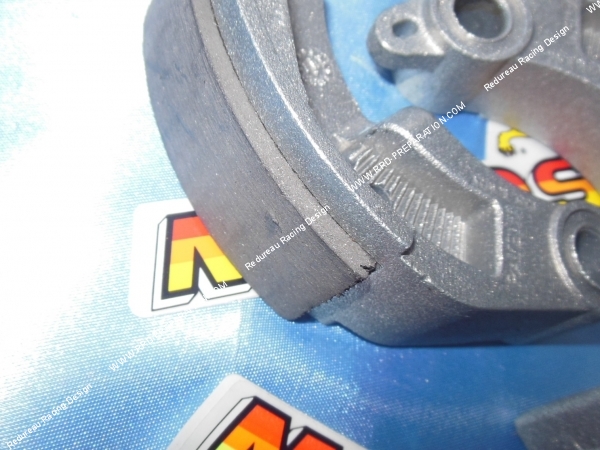 vue Jeu de 3 mâchoires d'embrayage MALOSSI pour embrayage DELTA CLUTCH sur maxi-scooter 125 à 180cc BENELLI, ITALJET, ...