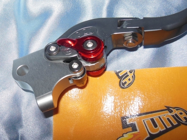 view brake lever right TUN 'R adjustable folding aluminum Booster from 2004 vue Levier de frein droit TUN'R pliant réglable en aluminium pour Booster à partir de 2004