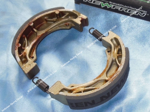 vue Mâchoires de frein arrière NEWFREN pour scooter PEUGEOT trekker, ludix, v clic,...