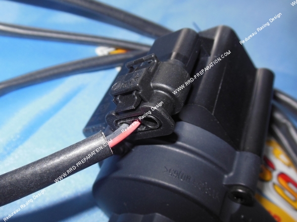 vue Pompe à eau électrique MALOSSI MHR ENERGY PUMP 12V universelle (mécaboite, scooter, mob...)