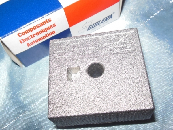 vue Régulateur de tension GUILERA 5 fiches pour allumage mécaboite 50cc RIEJU RMX, RR, RS2, SMX, SPIKE... à partir de 2003