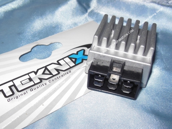 vue Régulateur de tension TEKNIX 6 fiches pour allumage DERBI SENDA type GILERA à partir de 2004