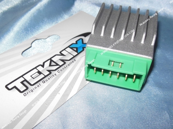 vue Régulateur de tension TEKNIX 6 fiches pour allumage DERBI type FACONSA à partir de 2004 (vert)
