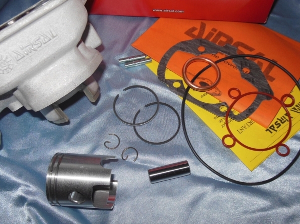 zoom Cylindre  piston sans culasse 50cc Ø40mm aluminium AIRSAL pour Peugeot Ludix blaster & Jet force 50cc