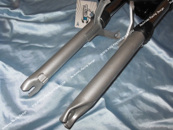 zoom Fourche TEKNIX chromée  noir pour MBK 51 SWING, MAGNUM, HARD ROCK, PASSION...
