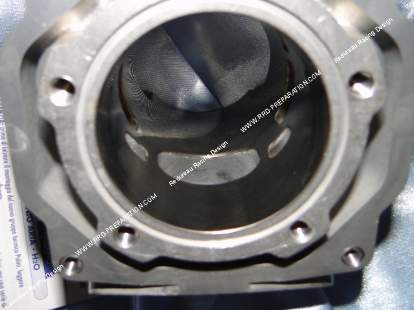 zoom sur l'échappement du cylindre pour aprilia RS 125cc de chez POLINI